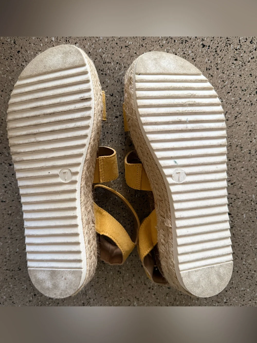 Platform Sandals / 7